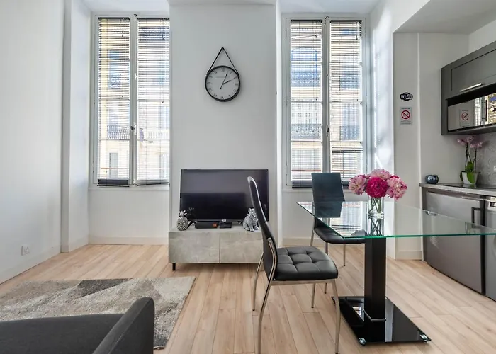 Studio Famous Bd Victor Hugo - City Center
